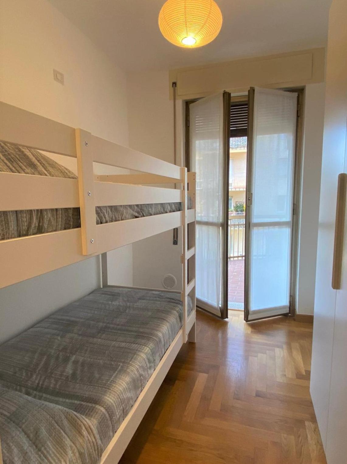 The Little Duck - Modern Apartment With Balcony Комо Екстер'єр фото