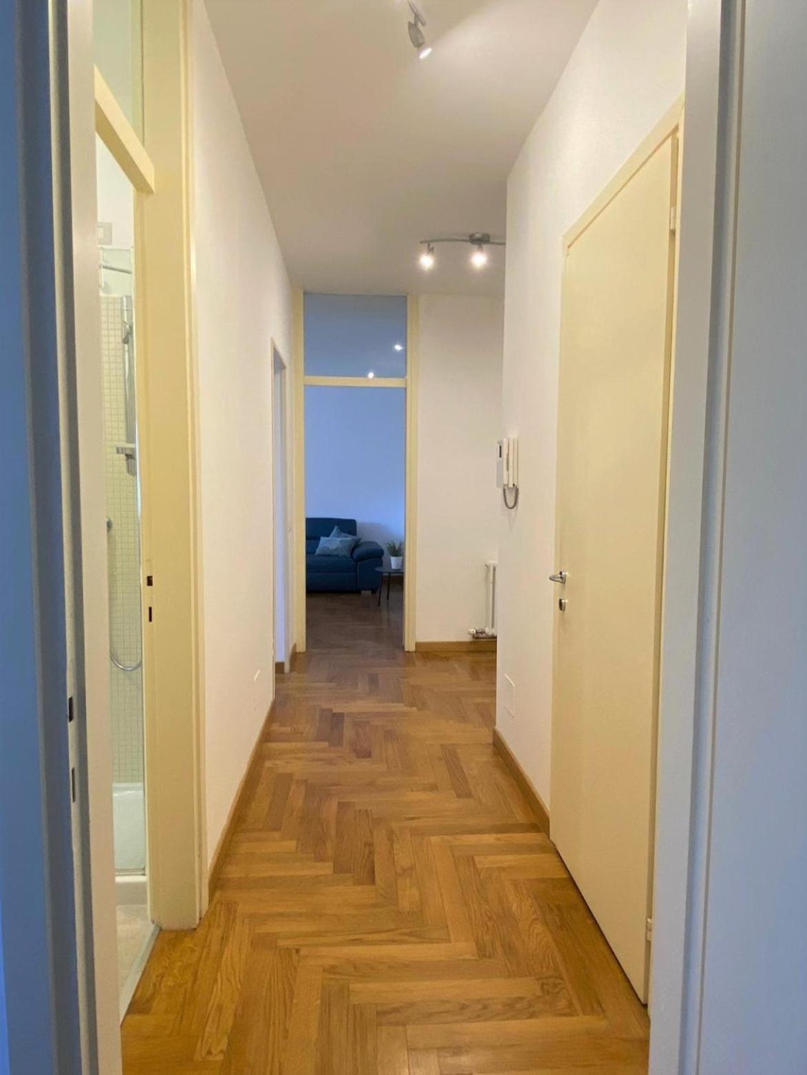 The Little Duck - Modern Apartment With Balcony Комо Екстер'єр фото