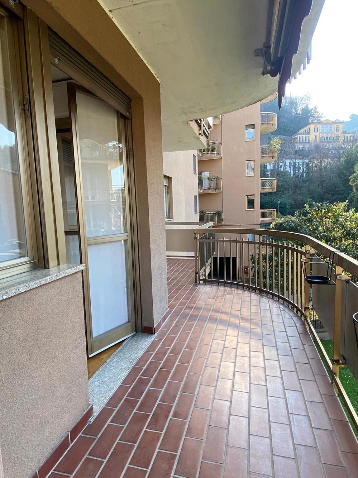 The Little Duck - Modern Apartment With Balcony Комо Екстер'єр фото